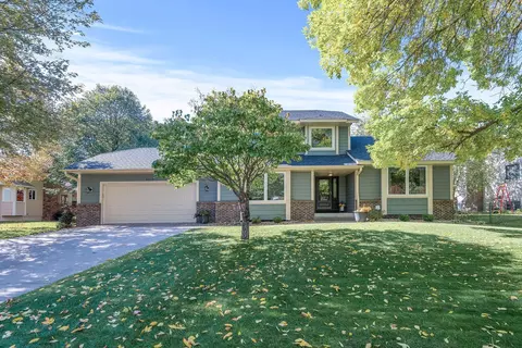 8823 Loch Lomond Ct, Brooklyn Park, MN 55443