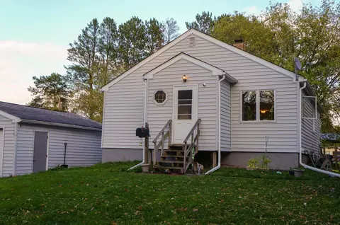 810 27th St, Scanlon, MN 55720