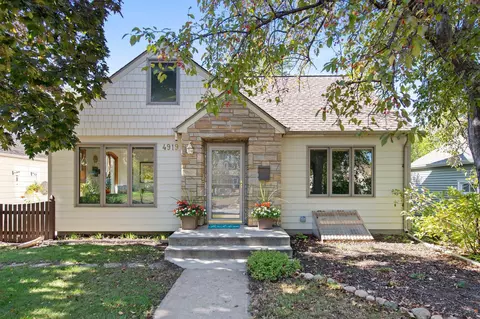 4919 Upton Ave N, Minneapolis, MN 55430