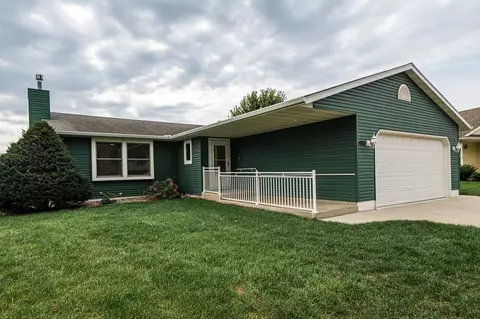 4224 9th St NW, Rochester, MN 55901