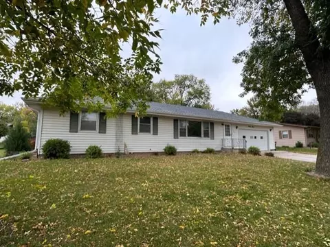 760 18th St, Windom, MN 56101
