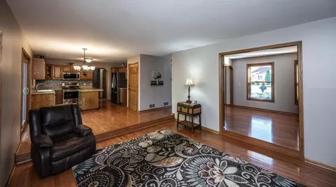 3947 Clippers Rd, Eagan, MN 55122 photo 12