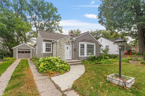 1790 Simpson St, Falcon Heights, MN 55113