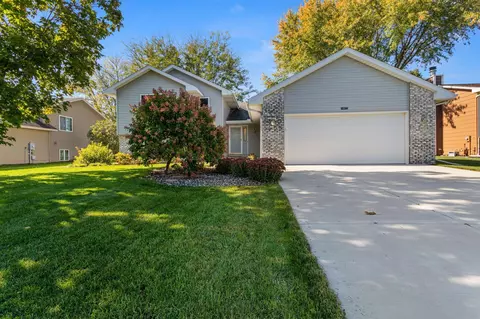 14415 Everest Ave, Apple Valley, MN 55124