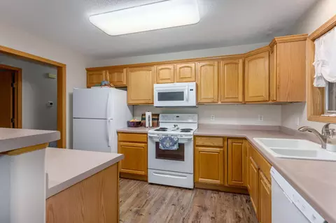 1810-1817 Windmill Dr, Baldwin, WI 54002 photo 8