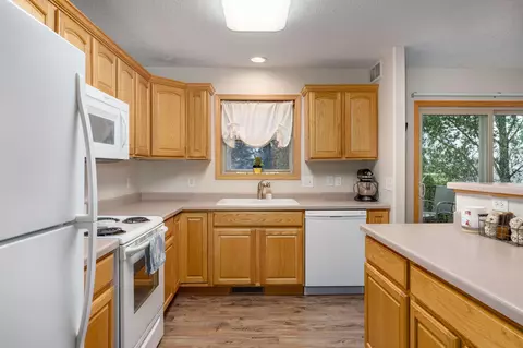 1810-1817 Windmill Dr, Baldwin, WI 54002 photo 9