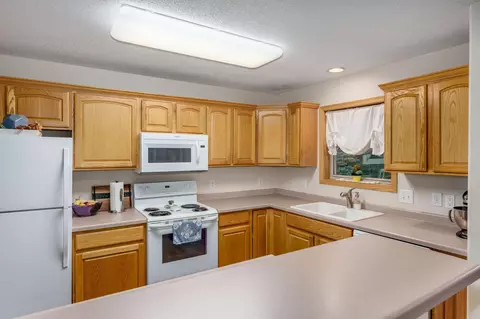 1810-1817 Windmill Dr, Baldwin, WI 54002 photo 10