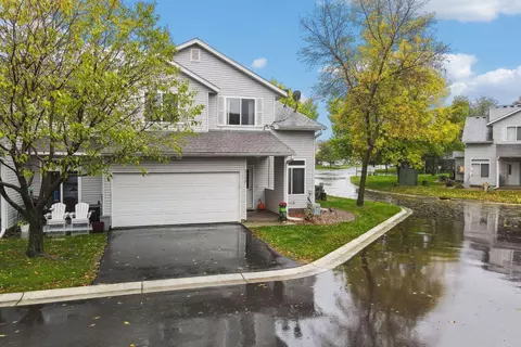 2102 Parkway Ave, Shakopee, MN 55379
