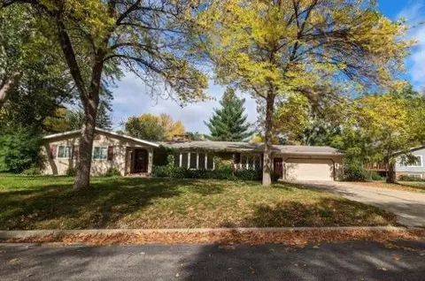933 Jeffrey Ct, Saint Cloud, MN 56303