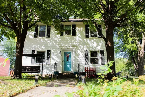 924 9th St S, Saint James, MN 56081
