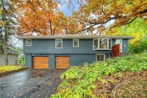 5117 Grove St, Edina, MN 55436
