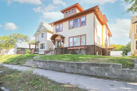 2646 Dupont Ave N, Minneapolis, MN 55411