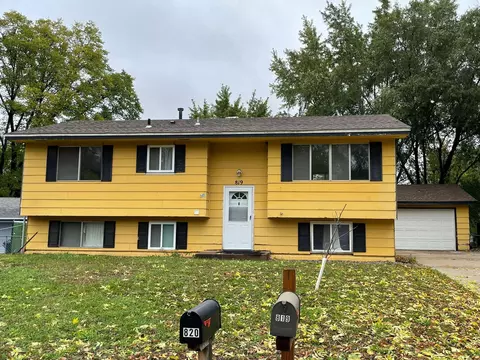 819 38th Ave, Anoka, MN 55303