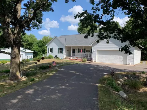13076 160th St, Milaca, MN 56353