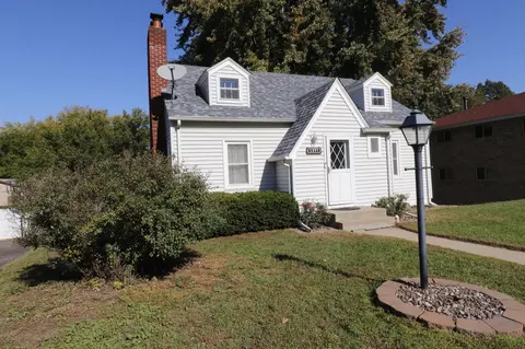 1297 Shakopee Ave E, Shakopee, MN 55379