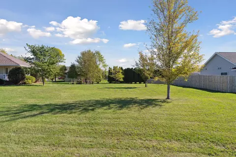 228 Frenzel Dr, Arlington, MN 55307