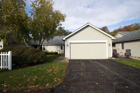 1106 Heywood Rd, Northfield, MN 55057