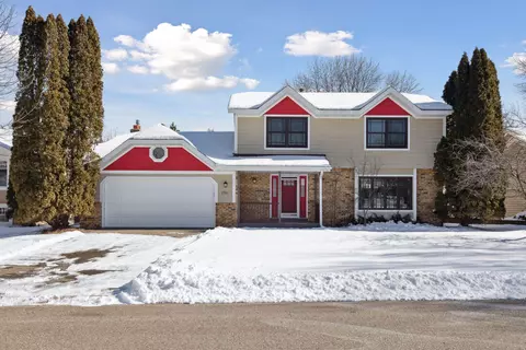 1761 Helmo Rd N, Oakdale, MN 55128