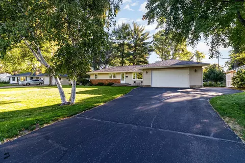 9221 Russell Ave S, Bloomington, MN 55431