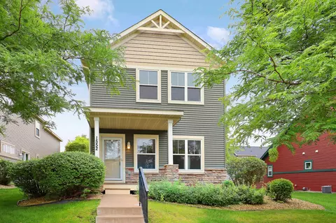 1552 Legacy Pkwy E, Maplewood, MN 55109