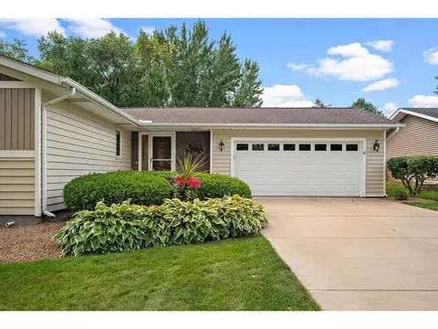 1427 Blueberry Ln, Hastings, MN 55033