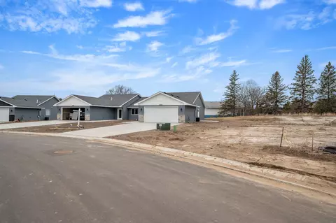 38834 Maple Ct, North Branch, MN 55056