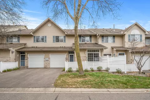 2786 Mallard Dr #202, Woodbury, MN 55125