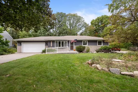 2117 William St, Roseville, MN 55113