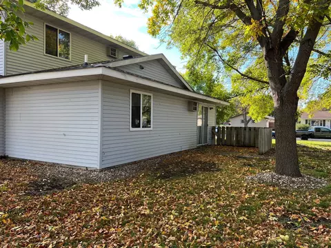 1005 Boxelder Ave, Marshall, MN 56258 photo 4