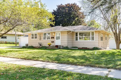 1852 34th St NW, Rochester, MN 55901