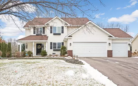 3609 Bailey Ridge Dr, Woodbury, MN 55125