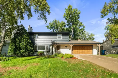 5020 Clover Rdg, Edina, MN 55436