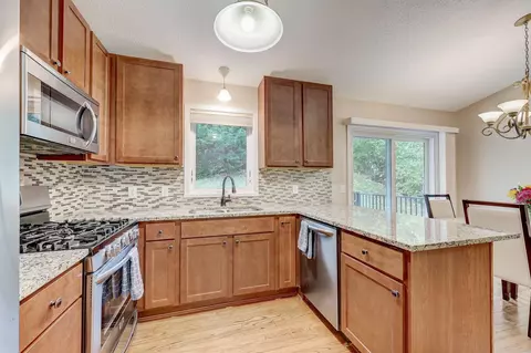 4631 Lenore Ln, Eagan, MN 55122 photo 8