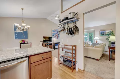 4631 Lenore Ln, Eagan, MN 55122 photo 10