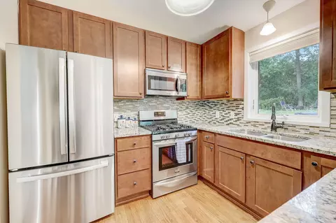 4631 Lenore Ln, Eagan, MN 55122 photo 9