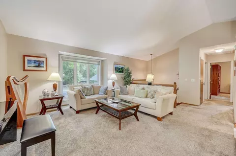 4631 Lenore Ln, Eagan, MN 55122 photo 3
