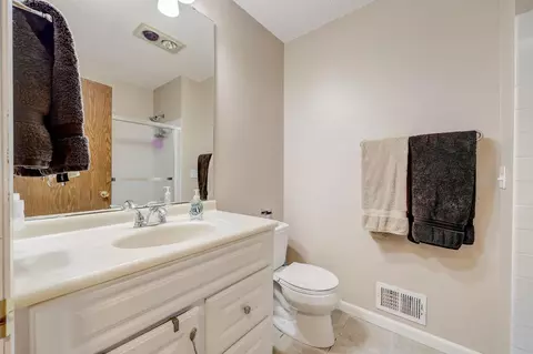 4631 Lenore Ln, Eagan, MN 55122 photo 11