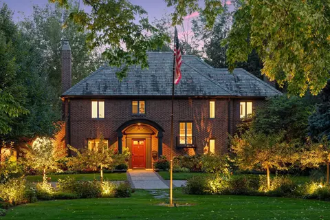 2848 W River Pkwy, Minneapolis, MN 55406