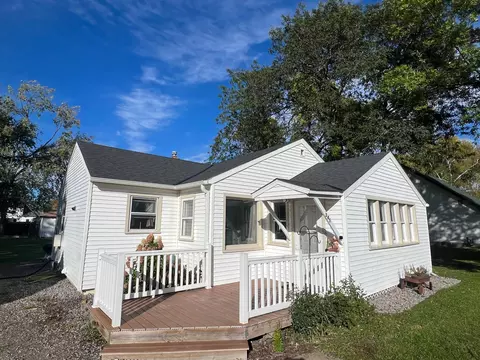 345 W 2nd St, Rush City, MN 55069