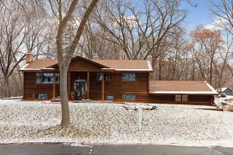 6631 Kingston Dr, Eden Prairie, MN 55346