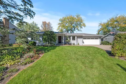 5820 W 68th St, Edina, MN 55439