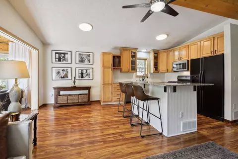 4299 Sun Cliff Rd, Eagan, MN 55122 photo 9