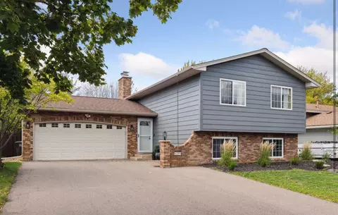 4299 Sun Cliff Rd, Eagan, MN 55122