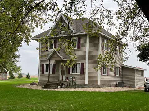 79277 140th St, Le Roy, MN 55951