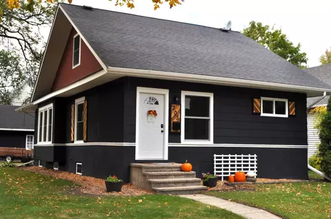 305 N 5th St, Montevideo, MN 56265