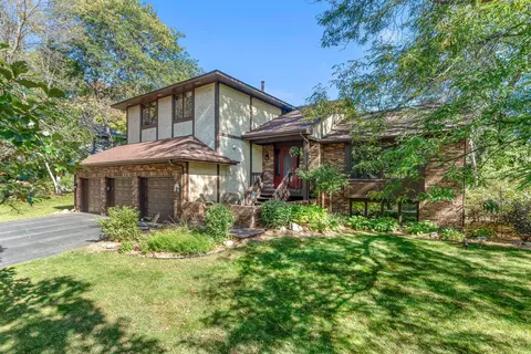 15110 Woodruff Rd, Wayzata, MN 55391