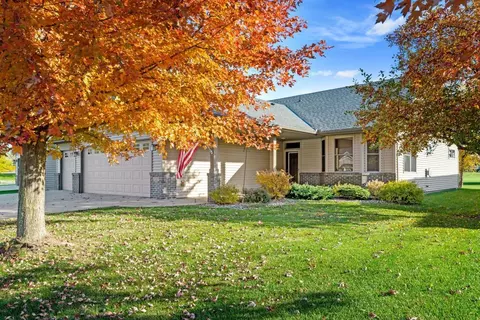 1217 Cypress Dr W, Annandale, MN 55302