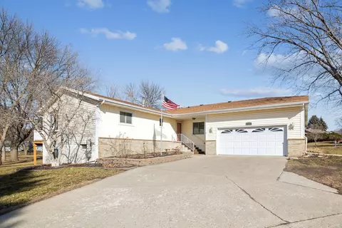 315 Coventry Rd, Le Sueur, MN 56058