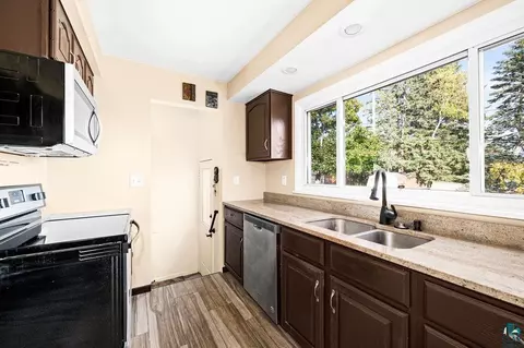 802 Northland Ave, Duluth, MN 55804 photo 17