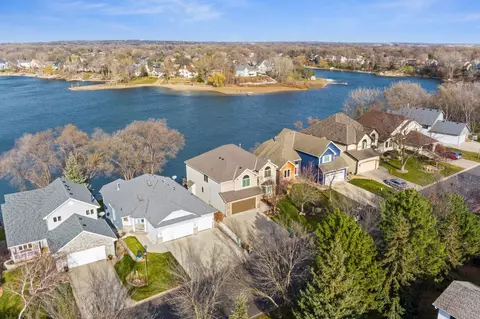 15988 Hyland Pointe Ct, Apple Valley, MN 55124
